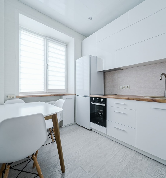 Маленькая акриловая кухня