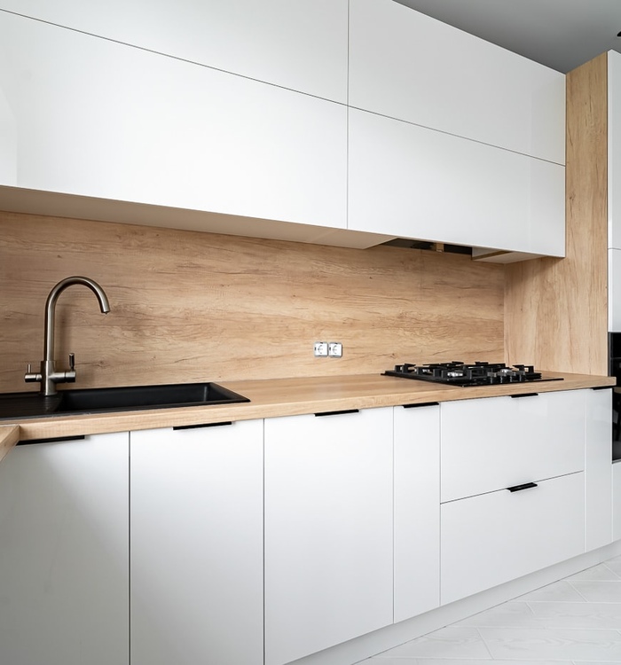 Кухня из акрила со встроенной техникой